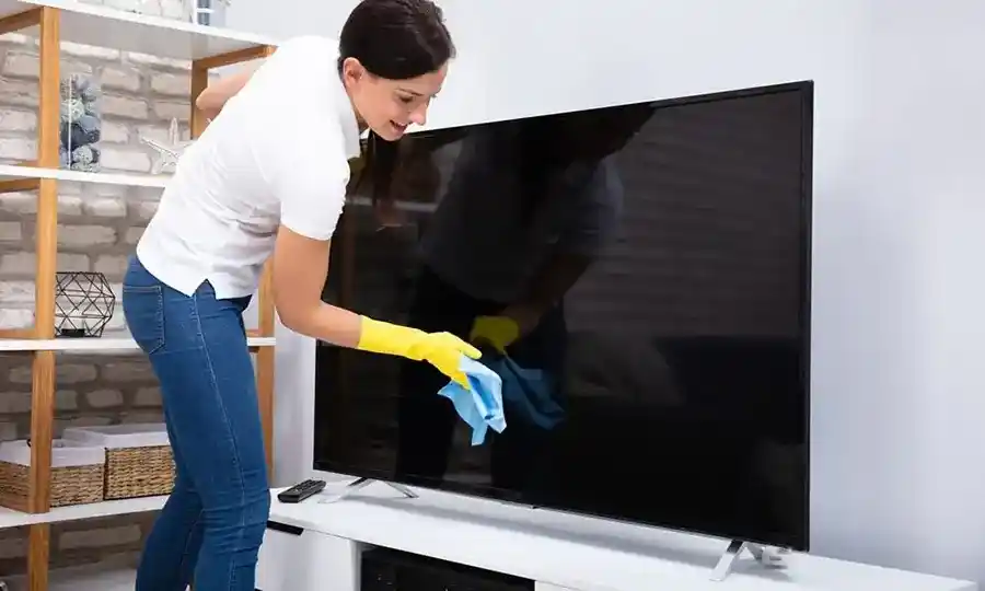 Как очистить экран телевизора от разводов